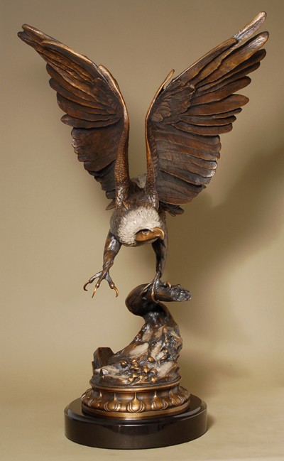 MAGNIFICENT AMERICAN EAGLE BRONZE SCULPTURE
